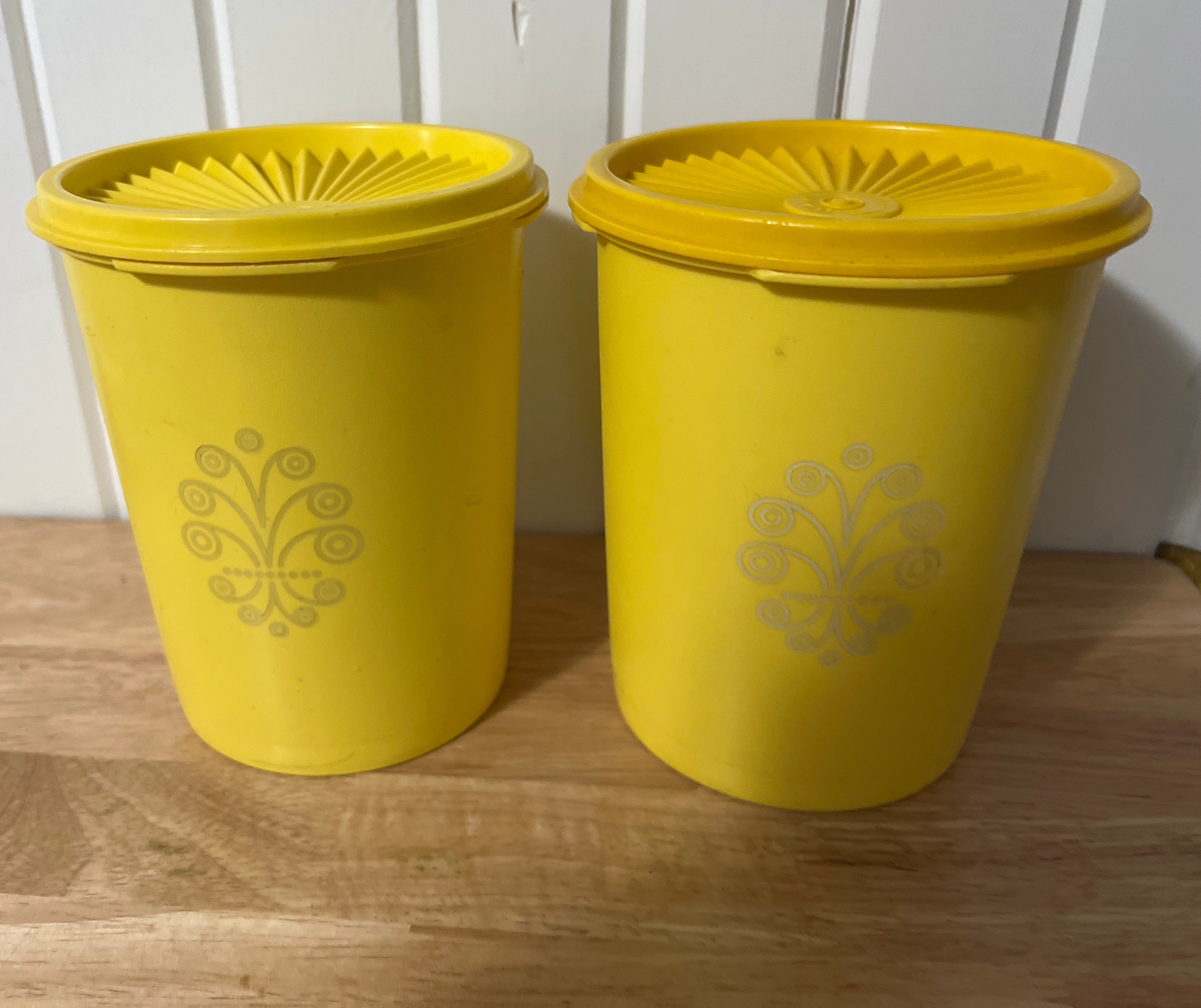 Vintage Tupperware Yellow Servalier Canister Set of 2, 809 and 1298 With  Lids, Vintage Yellow Tupperware Canisters, Tupperware Servalier -   Israel