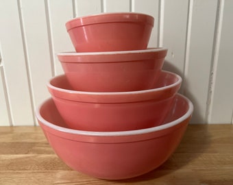 Pyrex, pink, nesting bowl set, 4 Piece