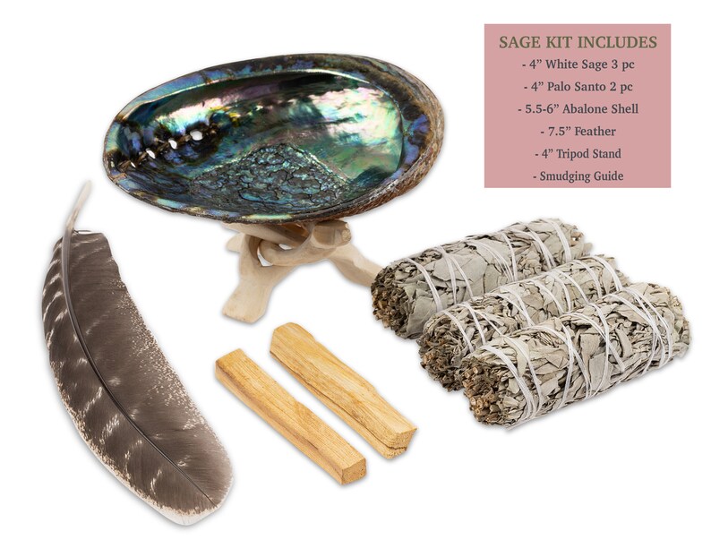 Pu&ograve; includere: Kit di purificazione con salvia con una conchiglia di abalone di 14-15 cm, 3 pezzi di salvia bianca di 10 cm, 2 pezzi di palo santo di 10 cm, una piuma di 19 cm, un supporto a treppiede di 10 cm e una guida alla purificazione.