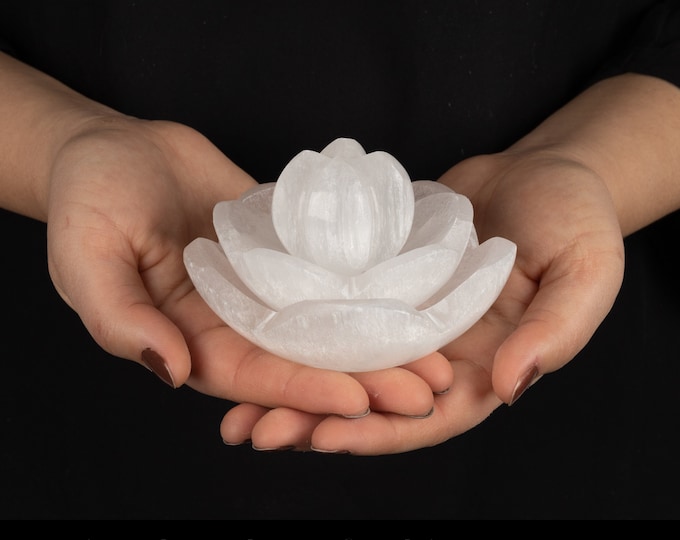 Lotus Flower Selenite Bowl, Selenite Crystal Cleansing Bowl, Healing Crystals & Stones, Spiritual Crystal Decor, Choose Between 2 Types