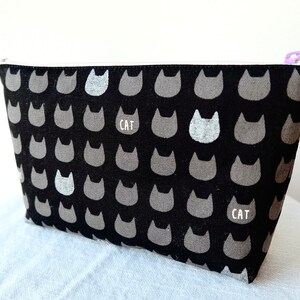 Cat Lover Cosmetic Pouch / Cosmetic Bag / Japanese Fabric and Zipper / Gift For Friend