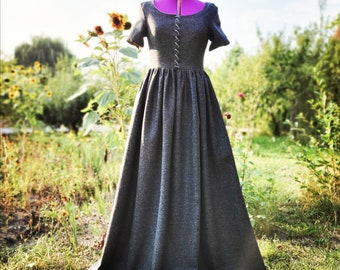 late medieval woolen kirtle dress, arount 1450