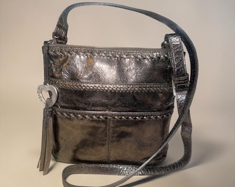 VTG Brighton Montego Crossbody F004773 Pewter Metallic Patent Leather Bag + Charm