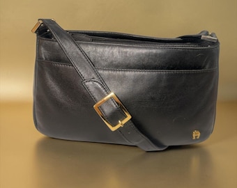 VTG Etienne Aigner Shoulder Bag Black Leather Brass Pocket Purse Horseshoe Logo