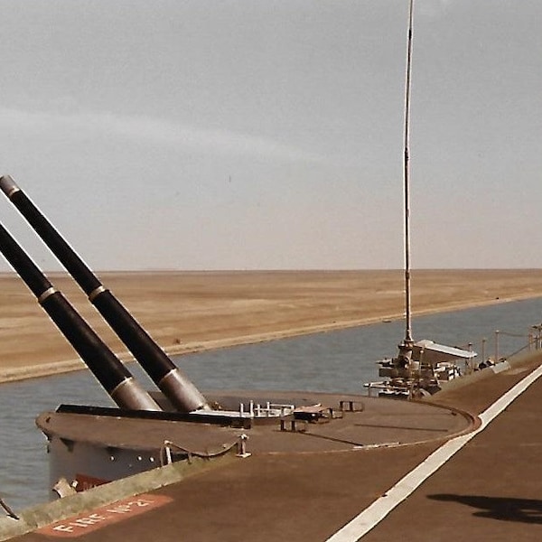 HMS Ark Royal RO9 - Pasando por el Canal de Suez en 1965 #019
