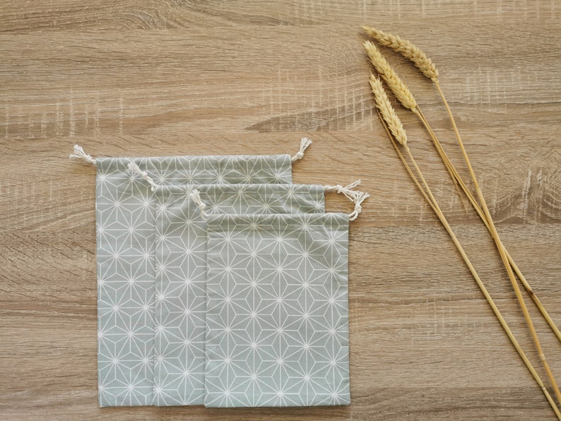 c Lot 3 bulk bags Rosaces