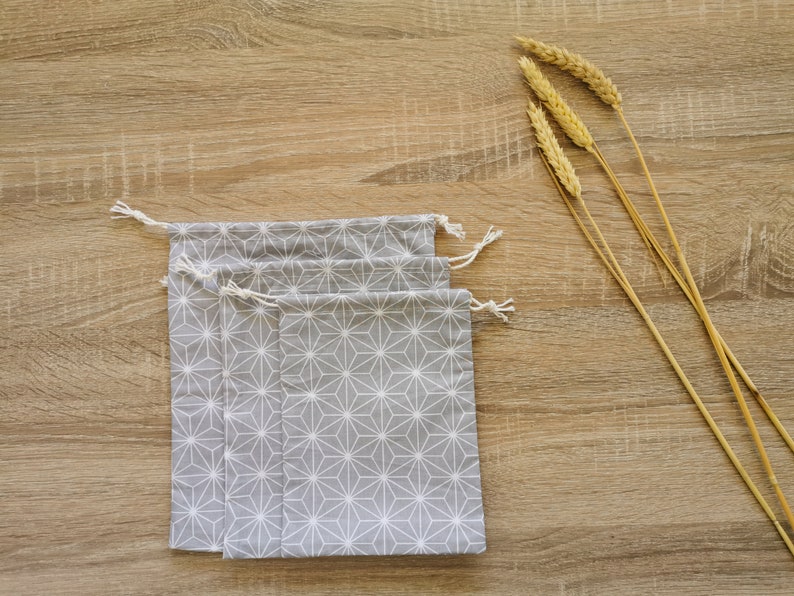 c Lot 3 bulk bags Rosaces