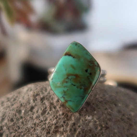 Turquoise and Sterling Silver Native American Ring - image 2