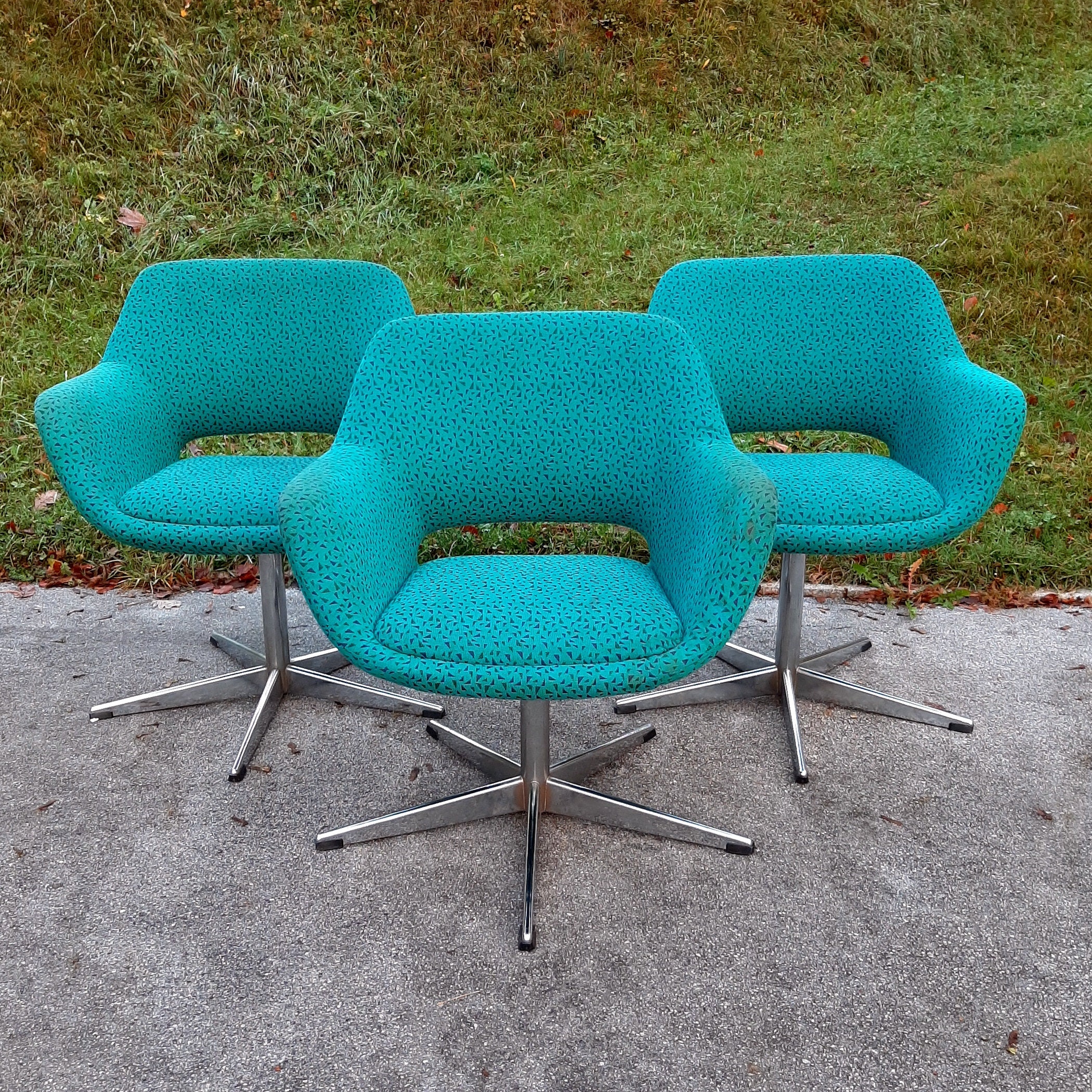 Vintage Mid-century Modern Swivel Chair: Stol Kamnik, Yugoslavia