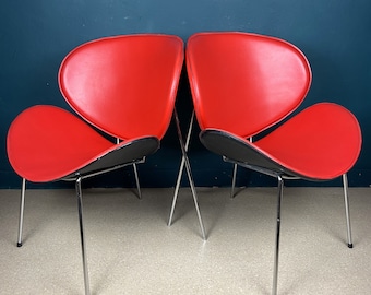 Vintage Roten Vinyl Ohrensessel: Pierre Paulin Style, Mid-Century Modern (Paar)