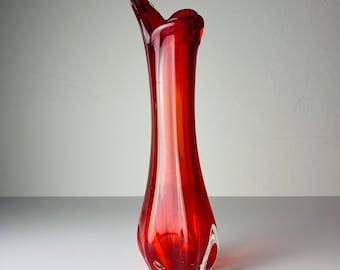 銅赤ガラス　花瓶 精巧なディテールが施されたイタリア製の赤青銅の花瓶 - Etsy 日本