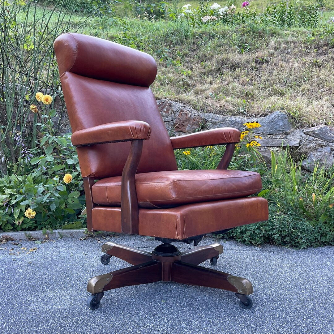 Vintage High Back Leather Executive Chair USA 1988 Classic Swivel