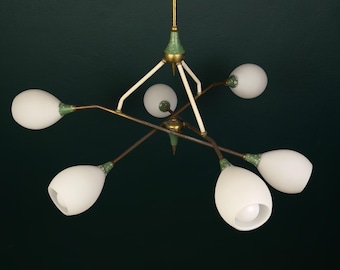 Middeleeuwse Stilnovo-kroonluchter met opalineglas, Italië, jaren 60