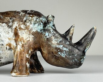 陶器の彫刻「サイ」、イタリア 1970 年代、ヴィンテージの室内装飾