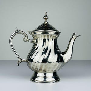 Vintage silver plated teapot by Royal Sheffield, England, 1950s, Vintage home decor