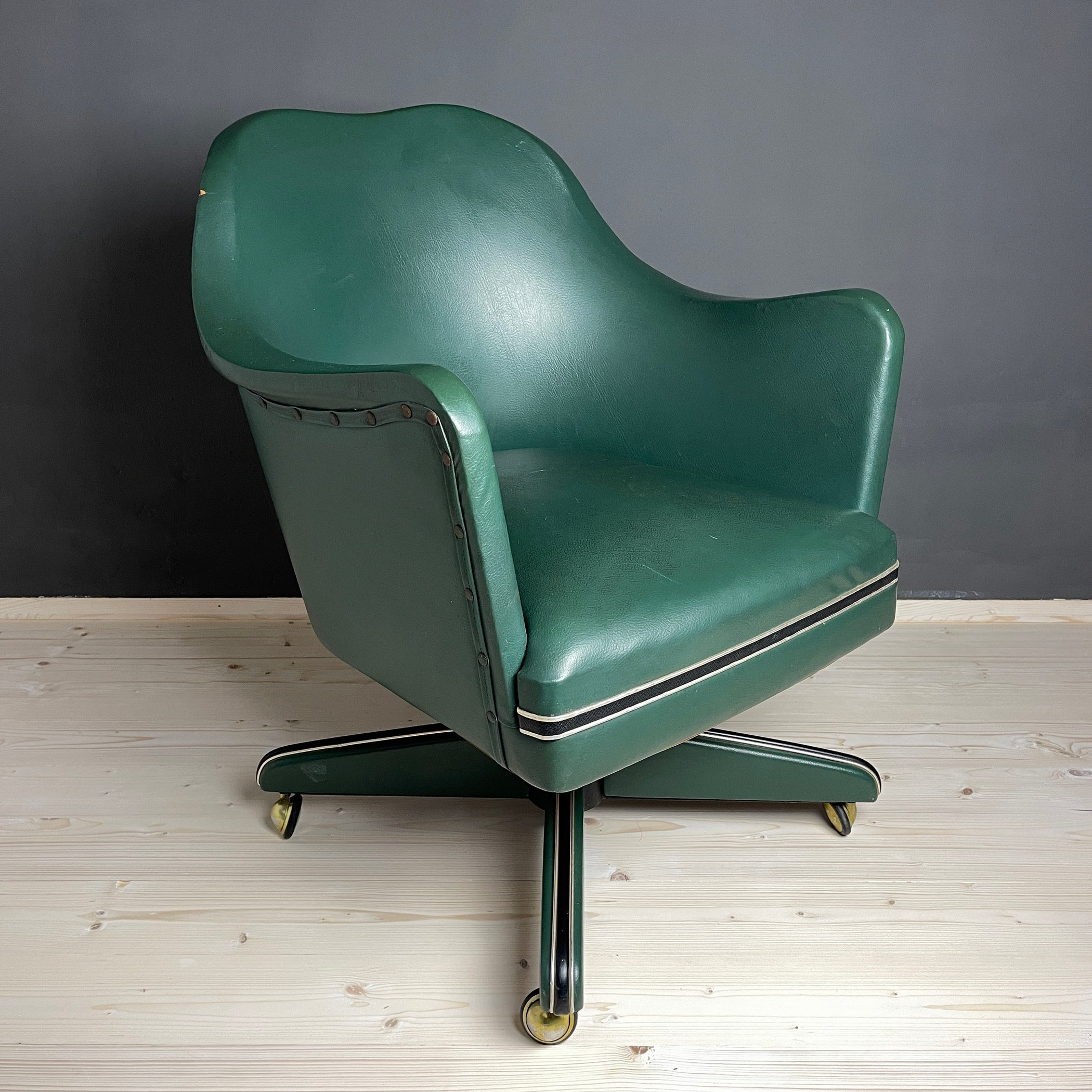 Mid-century Swivel Green Office Chair by Umberto Mascagni