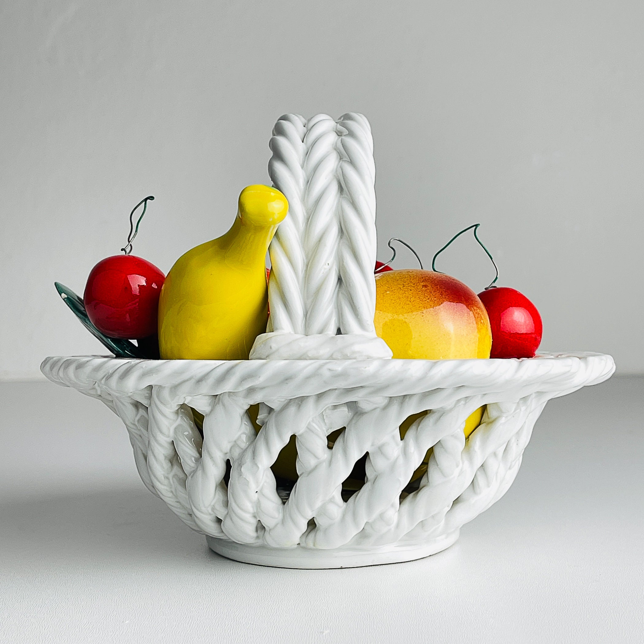 20世紀半ばのイタリア製ヴィンテージ陶器フルーツバスケット - Etsy 日本