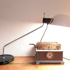 Mid Century Libellula Desk Lamp by Emilio Fabio Simion for Guzzini 1972 Modern white table lamp