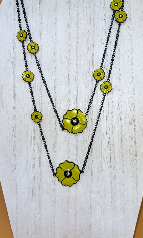 Enamel Flower Neclace