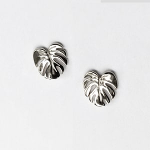 Winziger 18k Gold Monstera Ohrstecker, Split Blatt Monstera Minimal Ohrstecker, Pflanzen Ohrring Geschenke, Pflanzen Mutter Geschenk, Garten Geschenk
