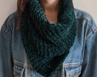 Cute Soft Vegan Scarf, Vegan Cowl, Vegan Bandana, Vegan Presents, Chunky cowl,Knit Triangle Scarf, Neck Warmer, Snood Scarf