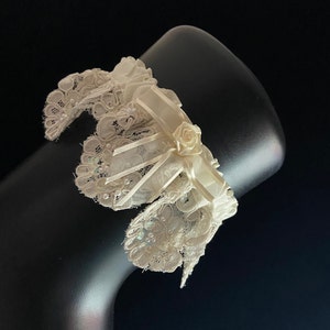 Ivory Scalloped Lace Garter