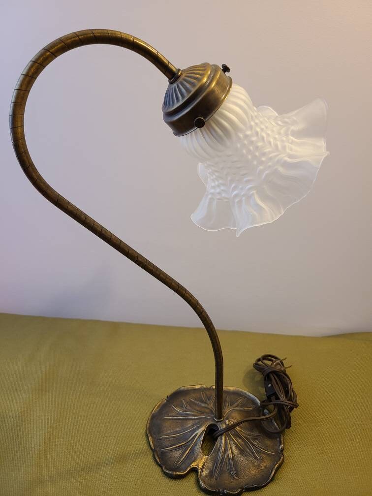 1970's Brass Flower Table Lamp with a Frosted Glass Flower Etsy