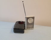 1978 Zenith AM FM Transistor Radio Model R25W - in a Leather Case - Tested - Works Great