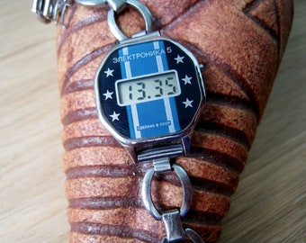 Vintage Elektronika 5 Quartz Watch: Blue Stars & Stripes, USSR Made