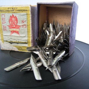 Vintage Federn für Tintenfedern Nr. 115 in Originalverpackung hergestellt in der UdSSR Schreibbedarf Vintage Zeichnung Kalligraphie Tusche Kunstwerk 100 Stück