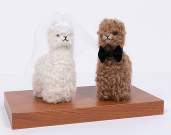 Needle Felted Alpaca Wedding Cake Toppers - Llama Bride & Groom Set, Perfect Wedding Gift