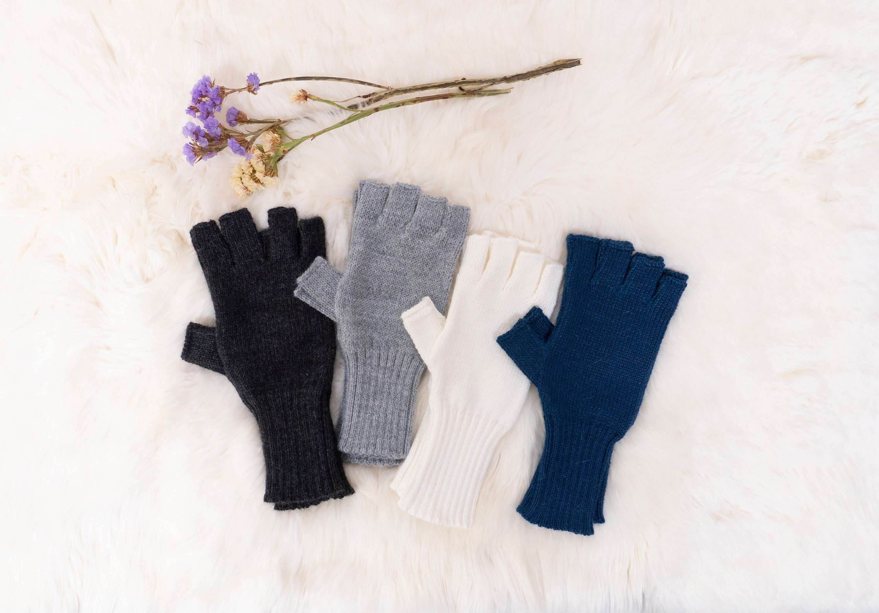 Mitaines Sans Doigts Femme En Pure Laine Mérinos Bleu Marine - Taille M, Fait Main, Cadeau Idéal