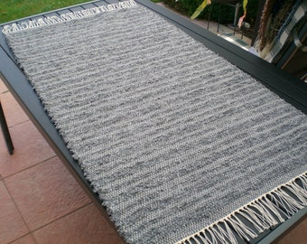 Teppichläufer finnischer Art Farbe Grau handgewebt