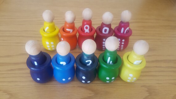 nesting peg dolls
