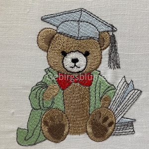 Motif de broderie machine ours Motif de broderie de remise des diplômes
