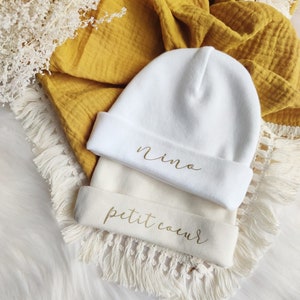 Personalized baby birth bonnet