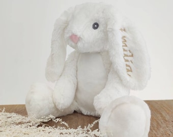 Doudou lapin brodé pour bébé