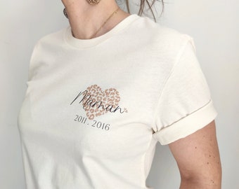 T-Shirt écru coeur léopard paillété  à personnaliser pour cadeau fête des mères