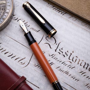 Pelikan - M800 Burnt Orange with Italic Broad Nib - Fountain Pen