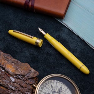 Omas - Ogiva Extra Yellow - Fountain pen