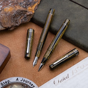 Omas - Burkina Paragon Celluloïd N. 66/130 Lot de 2 Stylo plume + Roller