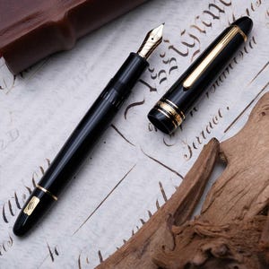 Montblanc - LeGrand Calligraphy Edition 2025 - Stylo plume