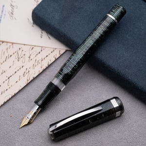 Visconti – Wall Street Green Celluloid LE N.286/4000 - Fountain Pen