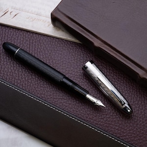 Omas - Guilloche Noir/argent - Stylo plume