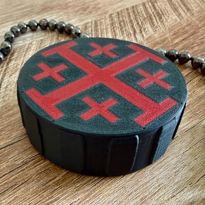 Jerusalem Cross Rosary Case Rugged EDC Gifts for Men Twist Top Design Prayer Bead Storage Container Durable Protection Travel Accessory
