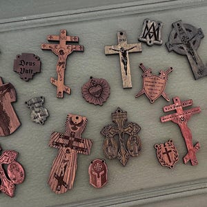Wooden Rosary Supplies Catholic Crucifix Centerpiece Mystery Bag Gift Set DIY Rosary Kit Custom Laser Engraved Catholic Pendants for Jewelry