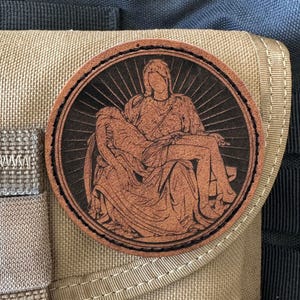Pieta Katolsk Konst Jungfru Maria Hållande Kristus Korsfästelse Kristen Bild Stryk-på Tygmärke Konstläder Passion Andakt Sy-på Tillbehör