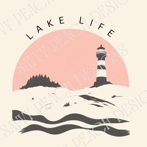 Puede incluir: Ilustración minimalista con un faro de rayas blancas y negras, sobre un sol rosa. La escena incluye olas de color gris oscuro y un pequeño bosque, con las palabras "LAKE LIFE" arriba. El fondo es de color crema.
