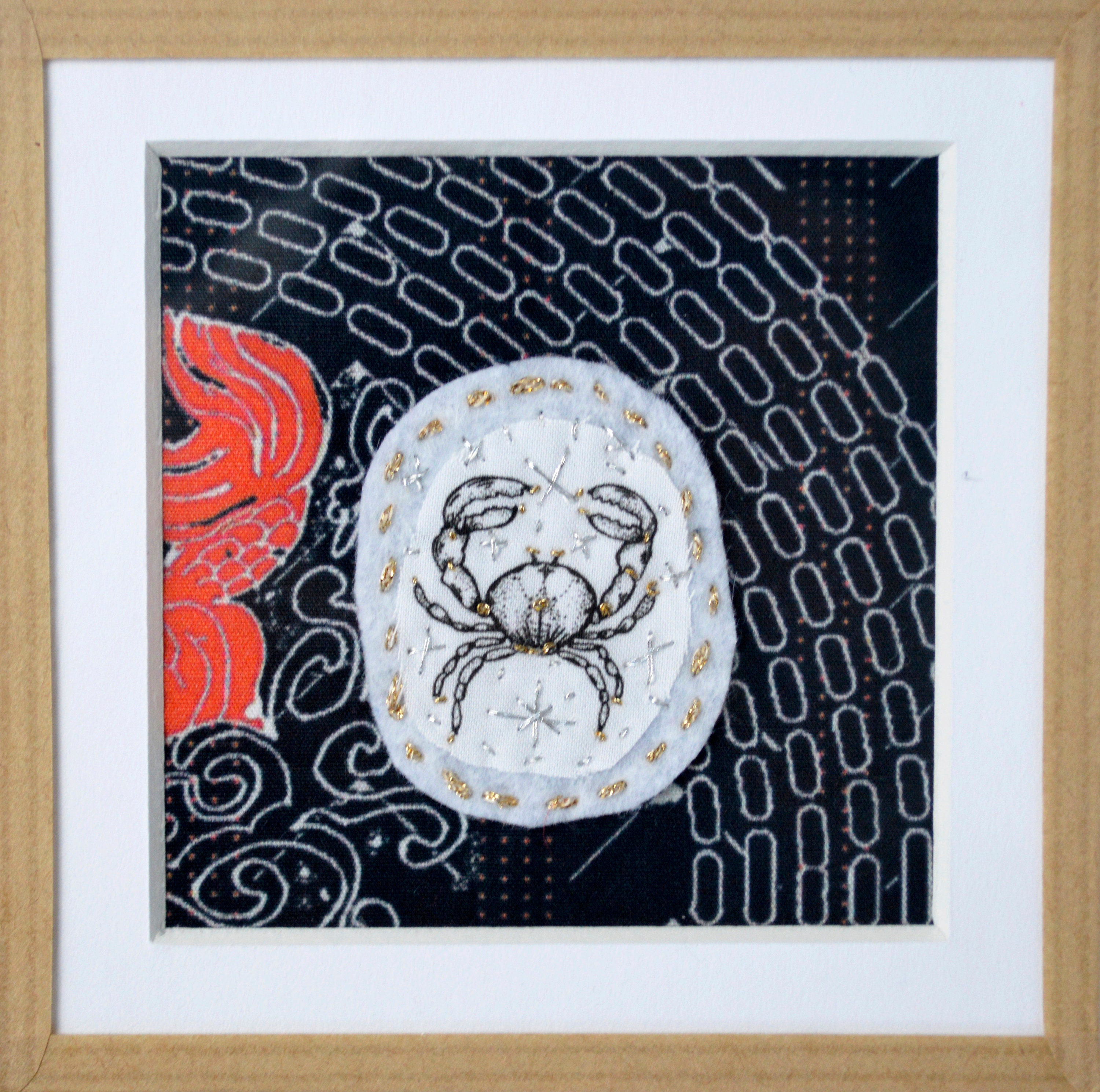 Tableau Textile Ex Voto Signe Astrologique Cancer Brodé à La Main