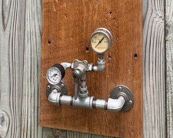 Reclaimed Wood Plug-in Wall Sconce – Steampunk Industrial Pipe Decor